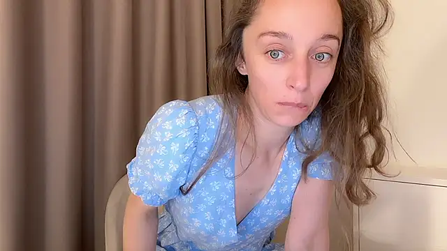 ShySchoolGirl webcam