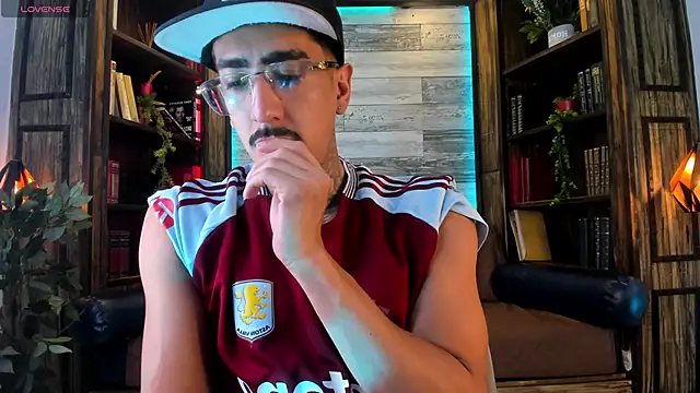 Donovan_Desmond webcam
