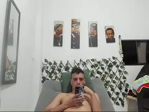 Latins_Boss webcam