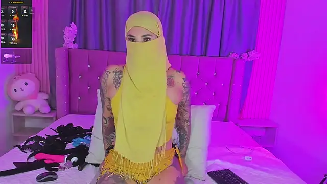 Nayla-Mouna webcam
