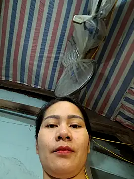 Nice_16 live cam on StripChat