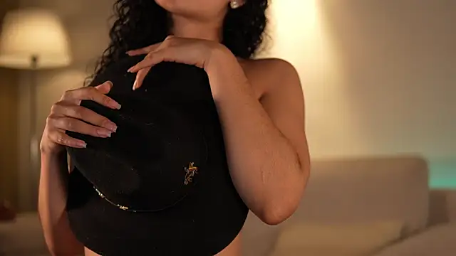 Model: GiaFaaris