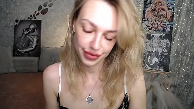 NickyAdamidi live cam on StripChat