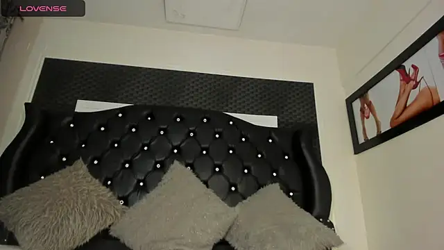 LilithBoneth webcam