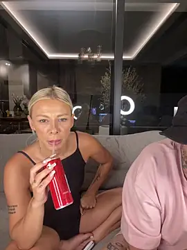 Watch SexOnMyLvL live on EroticFlix - High definition streams