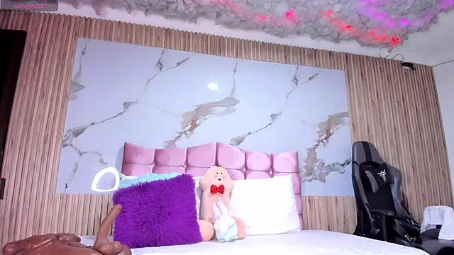 Nicolee19
