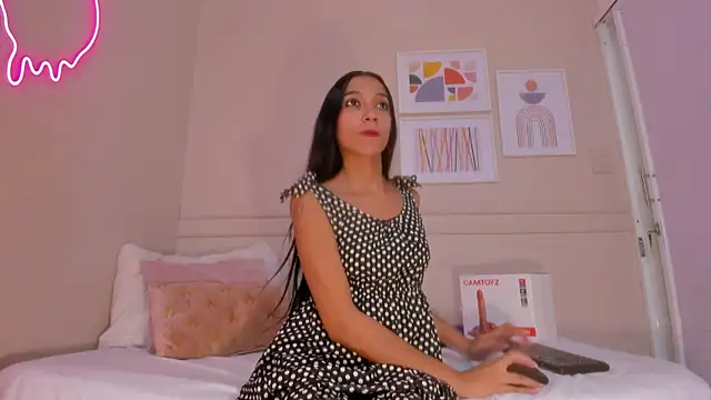 _lucia_18 live cam on StripChat