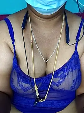 TamilSembaruthi143 live cam on StripChat