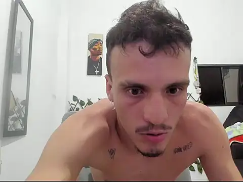 Latins_Boss live cam on StripChat