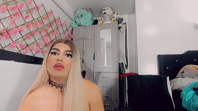 Thiara_veky_ webcam