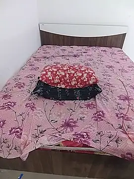 Cutee_Amrita live cam on StripChat