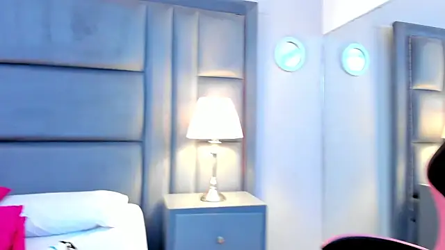 GabyMoreau webcam