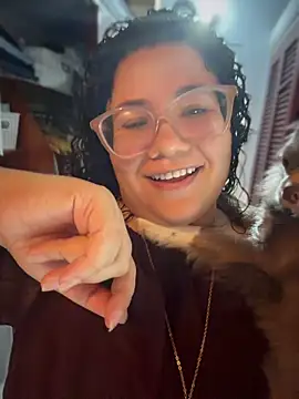 CurlyMilf_Vannexxxa live cam on StripChat
