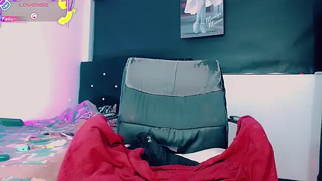 Kendall_hornyy webcam