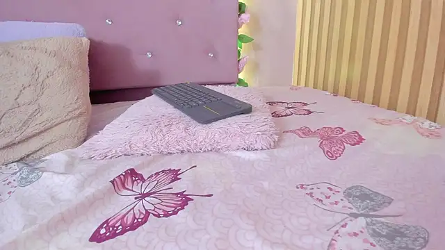 lovely__kiss__ webcam