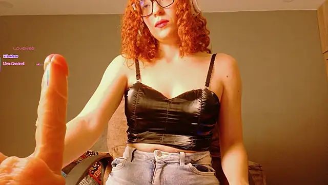 karen_brave live cam on StripChat