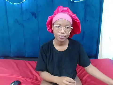 HotCreamyTea webcam