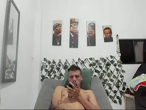 Latins_Boss webcam