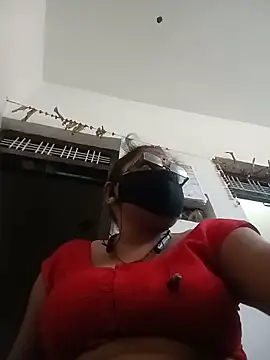 Menka_cut34 webcam