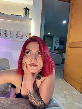 Watch zafiro_mo0n live on EroticFlix - High definition streams