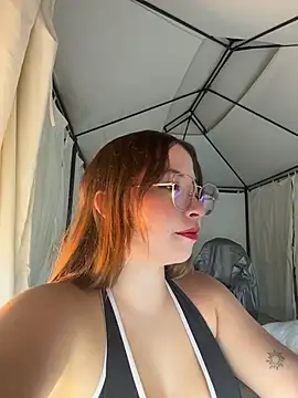 aliciawhite_nt - AliciaWhite_nt's free webcam - UK Sex Cams