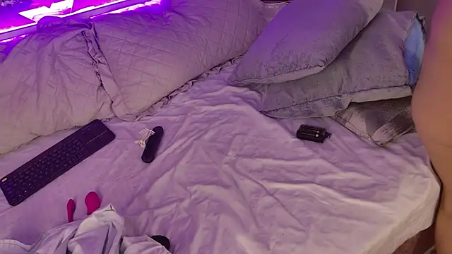 AmmyJones_ webcam