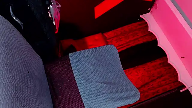 abrilbigcock live sex cam