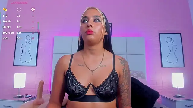charlotte_kisss webcam
