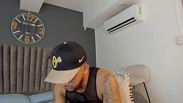 Robin_Rief live cam on StripChat