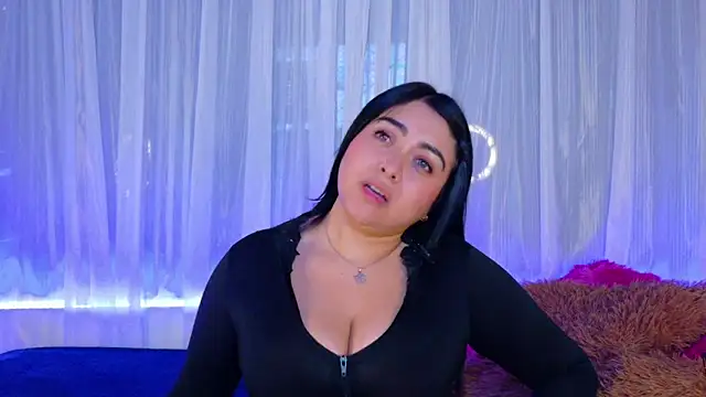 Victoria_J live cam on StripChat