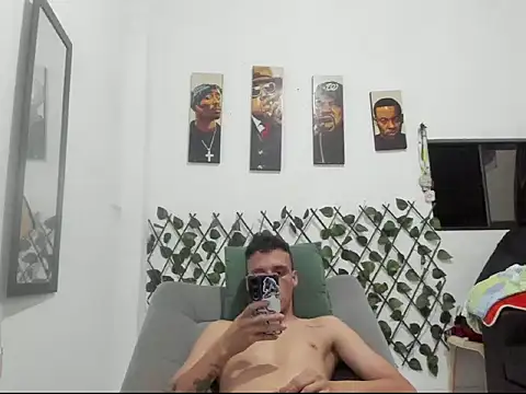 Latins_Boss webcam