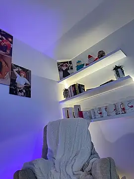 Watch zafiro_mo0n live on EroticFlix - High definition streams