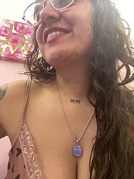 SammyGomez live cam on StripChat