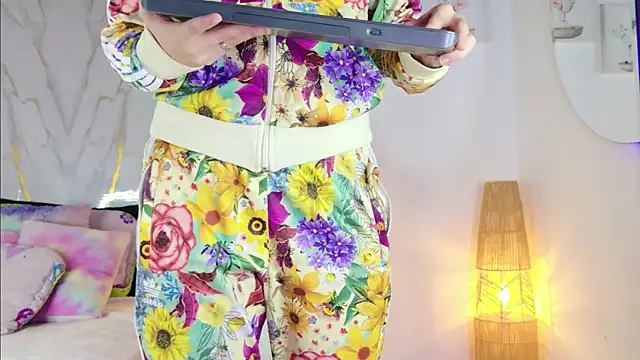 mia_099 webcam
