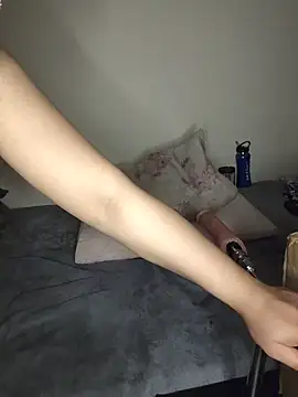 Watch EsmerSekerr_ live on EroticFlix - High definition streams