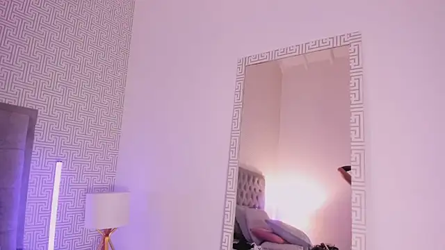 Evaa_Lunna_ webcam