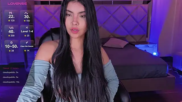 MiaLaurence webcam