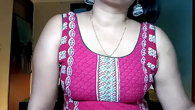 YourDesi_Laila_ webcam