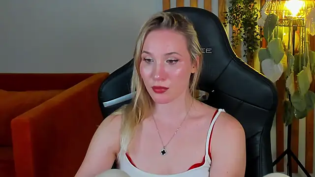 ElaraVoltage webcam
