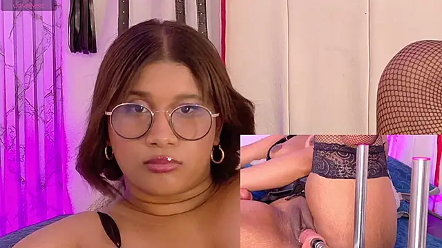 LorenaDuval webcam