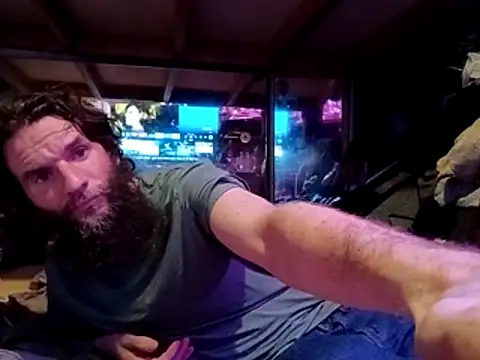 nearby_causual webcam