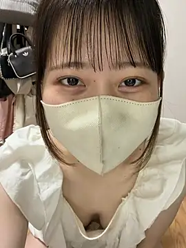 miiruuu75 (F young) - 可愛いおちり見せるよ💕