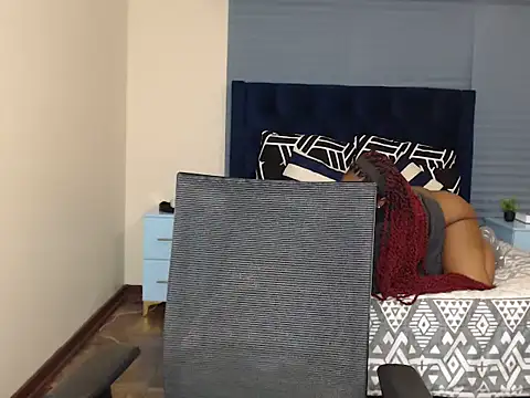 QUEENMANDYY webcam