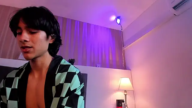 cheys_mast (M twink) - Get naked