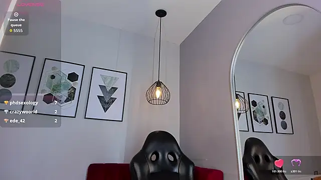 Tina_curly webcam