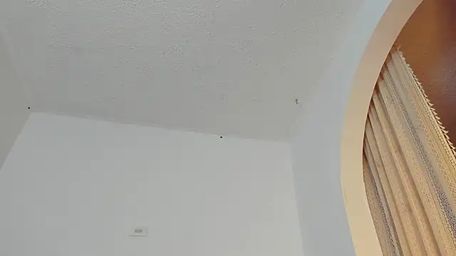 marie_pourtoii webcam