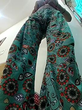 bhuvika_love-143 - Bhuvika_Love-143's free webcam - UK Sex Cams