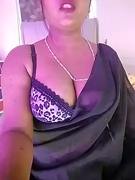 LoveLy-Soneya webcam