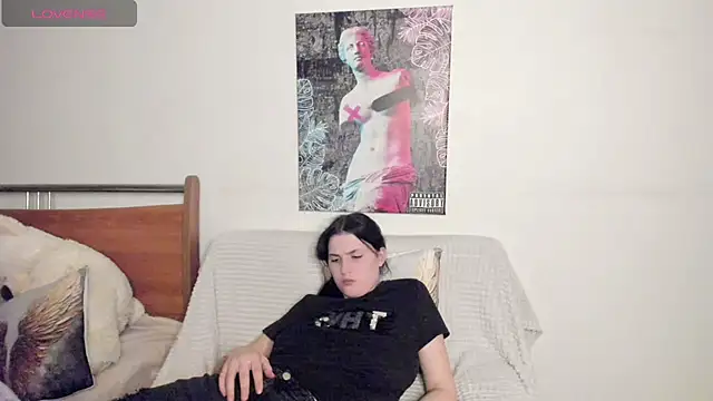 Kira_Devi webcam