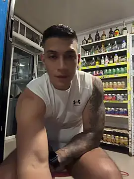 oliverwest04 (M young) - cum in the liquor store